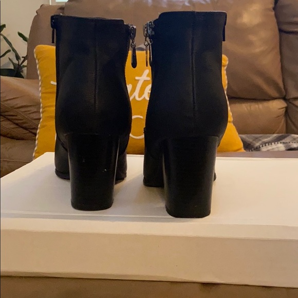 G by Guess Booties Size 11 M w/pointed toe - Picture 6 of 9